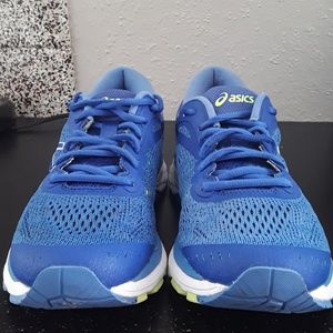 Asics women shoes US size 7.5